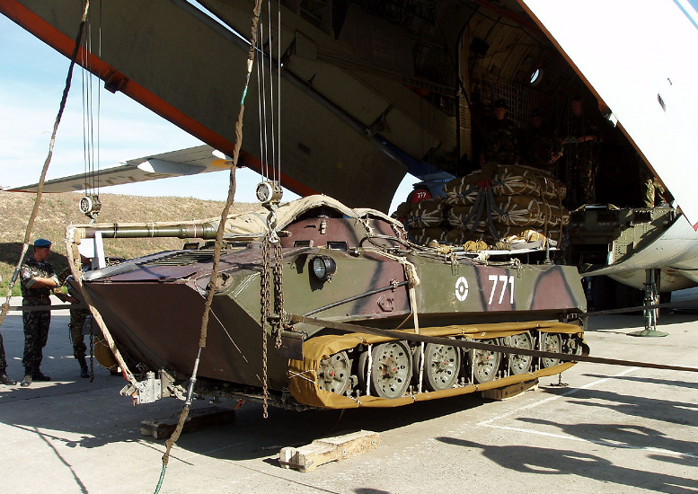 電動葫蘆吊運坦克車